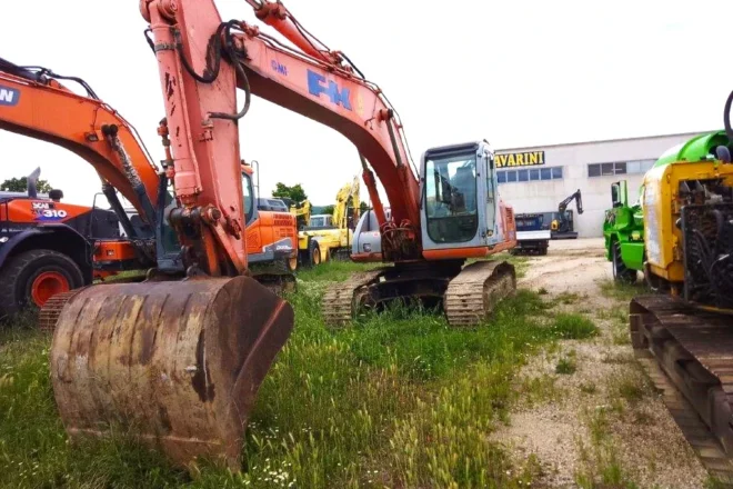 FIAT KOBELCO E215