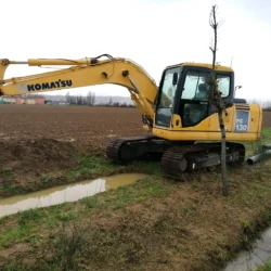 KOMATSU PC130-7