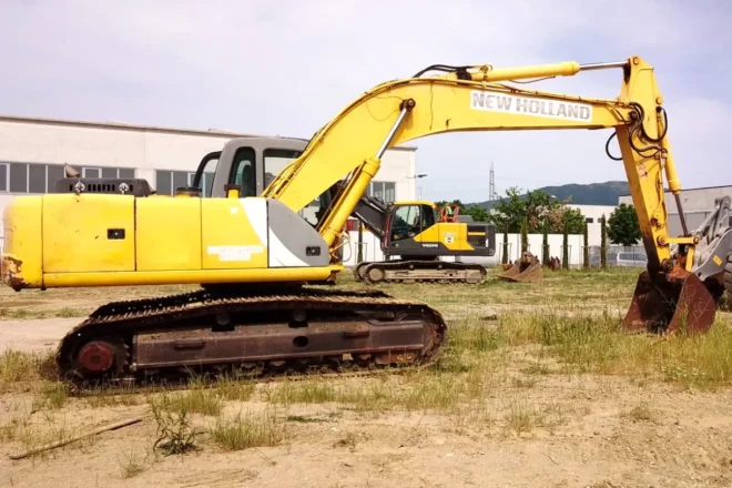 NEW HOLLAND KOBELCO E245