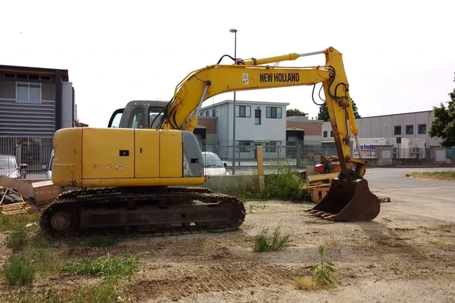 NEW HOLLAND E145